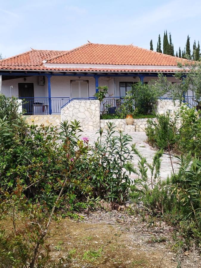 Takis Haikos House Two Minutes Walk To The Beach Peroulia Vounaria Exterior photo