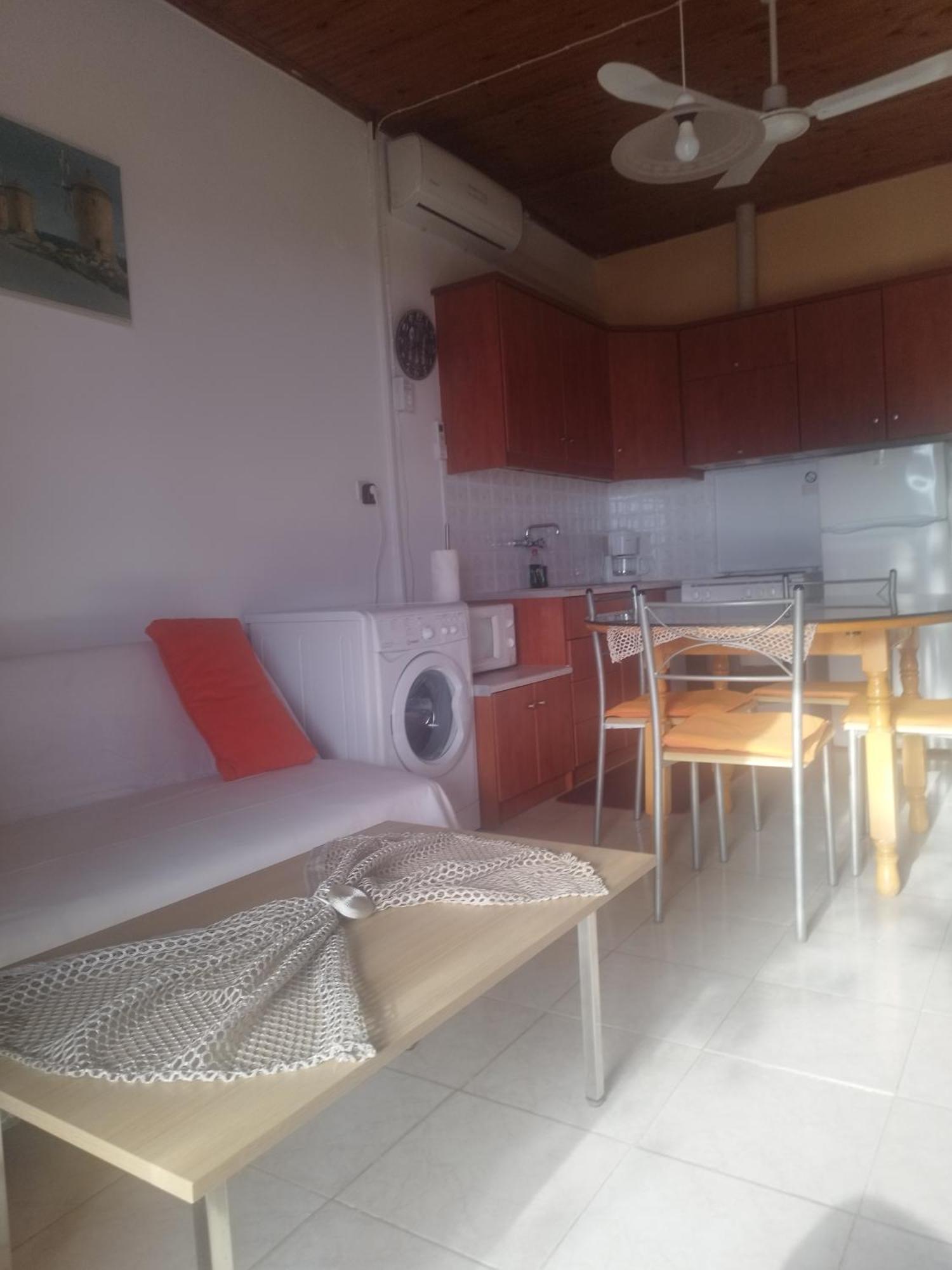 Takis Haikos House Two Minutes Walk To The Beach Peroulia Vounaria Exterior photo